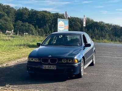 BMW 523