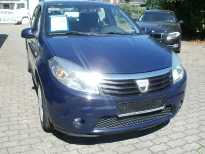 Gebraucht Dacia Sandero Ambiance 75 PS (55 kW) 2010 Blau Kleinwagen