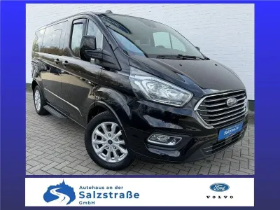Gebraucht Ford Tourneo Titanium 150 PS (110 kW) 2023 Obsidianschwarz metallic Van / Kleinbus