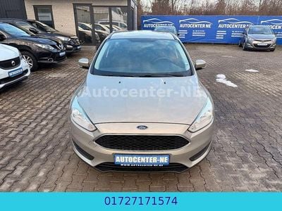 Usata Ford Focus Trend 101 CV (74 kW) 2015 Argento Berlina