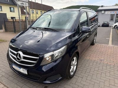 Mercedes V220