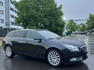 Gebraucht Opel Insignia Sport 160 PS (117 kW) 2011 Schwarz Kombi