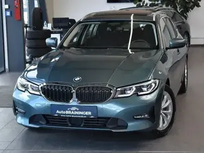 Używany BMW 320 Advantage 190 KM (139 kW) 2021 Niebieski Kombi