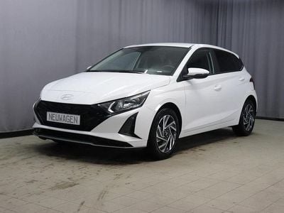 Gebraucht Hyundai i20 101 PS (74 kW) 2023 Atlas white Kleinwagen