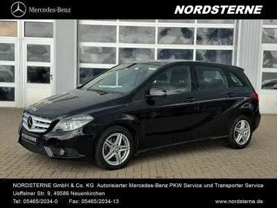 Gebraucht Mercedes B180 122 PS (89 kW) 2014 Schwarz Kleinwagen