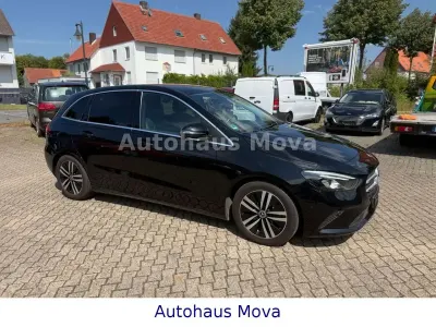 Gebraucht Mercedes B200 Progressive 150 PS (110 kW) 2020 Kosmosschwarz Kleinwagen