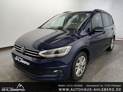 Atlantik blue Gebraucht 2024 VW Touran Comfortline Van / Kleinbus | 32.900 € (Etwas zu teuer)