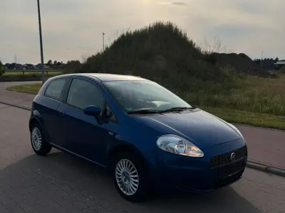 Gebraucht Fiat Grande Punto 70 PS (51 kW) 2007 Blau Kleinwagen