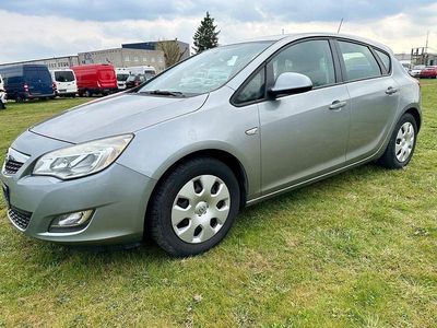 Gebraucht Opel Astra Edition 116 PS (85 kW) 2010 Silber Limousine