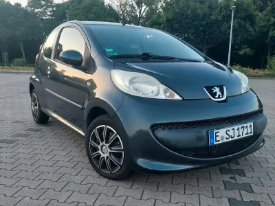 Gebraucht Peugeot 107 70 PS (51 kW) 2007 Grau Kleinwagen