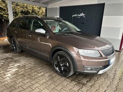 Gebraucht Skoda Octavia 184 PS (135 kW) 2015 Braun Kleinwagen