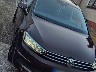 Gebraucht VW Touran Comfortline 110 PS (80 kW) 2016 Braun Van / Kleinbus