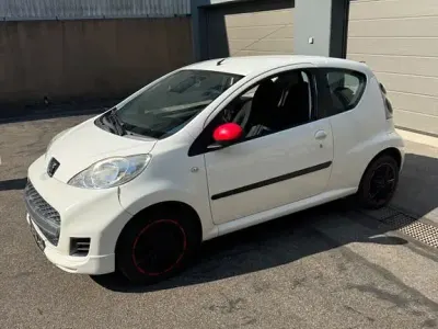 Gebraucht Peugeot 107 Filou 68 PS (50 kW) 2009 Weiß Kleinwagen