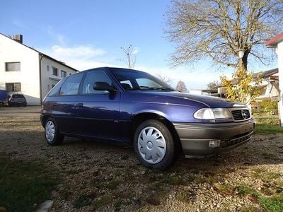 Gebraucht Opel Astra 71 PS (52 kW) 1995 Blau Kleinwagen