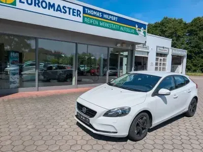 Gebraucht Volvo V40 You! 114 PS (83 kW) 2014 Weiß Limousine