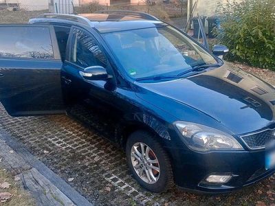 Gebraucht Kia Ceed Spirit 128 PS (94 kW) 2010 Schwarz Kleinwagen