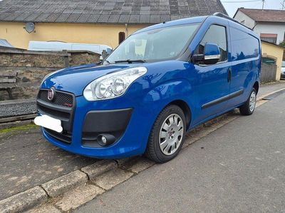 Gebraucht Fiat Doblò 135 PS (99 kW) 2014 Blau Van / Kleinbus