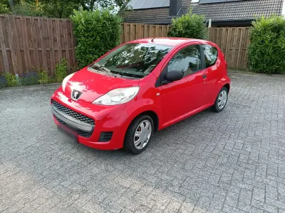Gebraucht Peugeot 107 Filou 69 PS (50 kW) 2009 Rot Kleinwagen