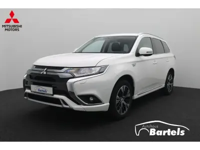Gebraucht Mitsubishi Outlander P-HEV Basis 135 PS (99 kW) 2019 Weiß SUV