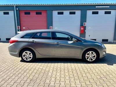 gebraucht Hyundai i40 cw 1.6 Benzin , 5-Star Edition 1 Hand