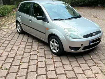 Gebraucht Ford Fiesta 80 PS (58 kW) 2005 Silber Kleinwagen