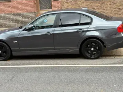 Gebraucht BMW 320 177 PS (130 kW) 2008 Grau Limousine