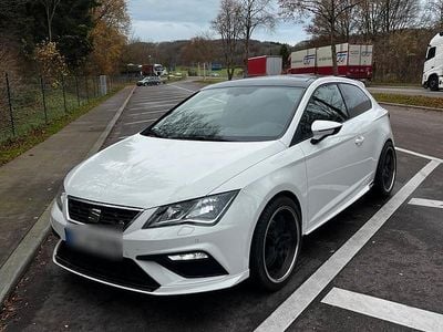 Weiß Gebraucht 2010 Seat Leon SC FR Kleinwagen | 10.150 €