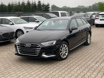 Gebraucht Audi A4 Advanced 163 PS (119 kW) 2021 Schwarz Kombi