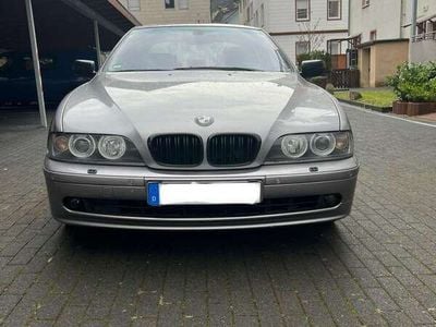 BMW 525
