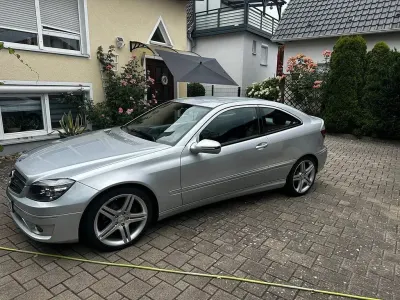 Gebraucht Mercedes CLC200 184 PS (135 kW) 2009 Silber Coupé