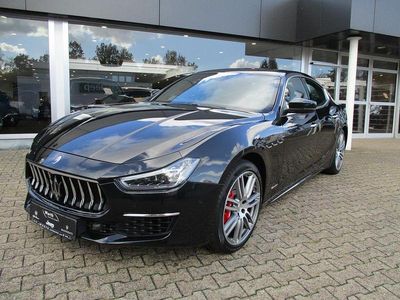 Schwarz Gebraucht 2018 Maserati Ghibli GranLusso Coupé | 39.950 € (Teuer)