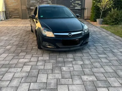 Gebraucht Opel Astra GTC 90 PS (66 kW) 2009 Schwarz Coupé