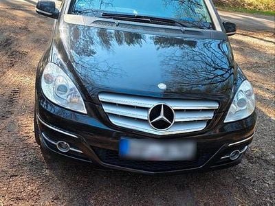 Gebraucht Mercedes B180 136 PS (100 kW) 2010 Schwarz Van / Kleinbus