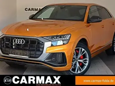 Gebraucht Audi Q8 Ambiente 462 PS (339 kW) 2022 Sakhirgold (metallic) SUV