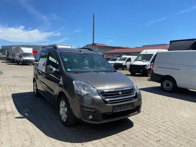 Gebraucht Peugeot Partner Tepee Allure 110 PS (80 kW) 2018 Grau Van / Kleinbus