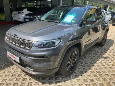 Gebraucht Jeep Compass 131 PS (96 kW) 2022 Grau SUV