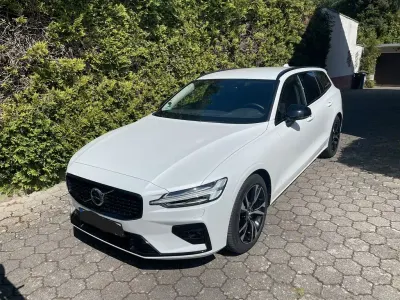 Gebraucht Volvo V60 Plus 197 PS (144 kW) 2022 Weiß Kombi
