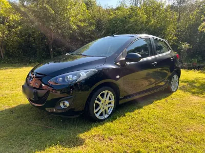 Gebraucht Mazda 2 105 PS (77 kW) 2010 Schwarz Kleinwagen