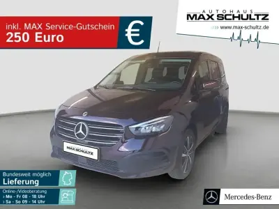 Gebraucht Mercedes T180 Progressive 131 PS (96 kW) 2024 Rot Van / Kleinbus