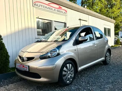 Second-hand Toyota Aygo 68 CP (50 kW) 2007 Auriu Hatchback