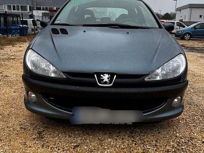 Gebraucht Peugeot 206 75 PS (55 kW) 2006 Grau Coupé