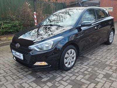 Gebraucht Hyundai i20 75 PS (55 kW) 2016 Schwarz Kleinwagen