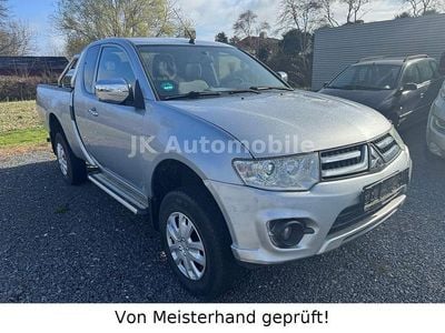 Gebraucht Mitsubishi L200 Invite 136 PS (100 kW) 2014 Silber Pickup