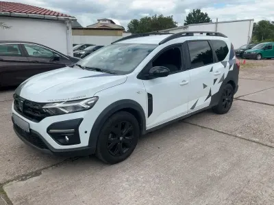 Gebraucht Dacia Jogger Extreme 140 PS (102 kW) 2022 Weiß Van / Kleinbus