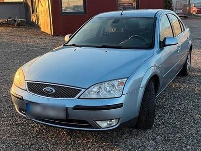 Usata Ford Mondeo 170 CV (125 kW) 2004 Blu Berlina