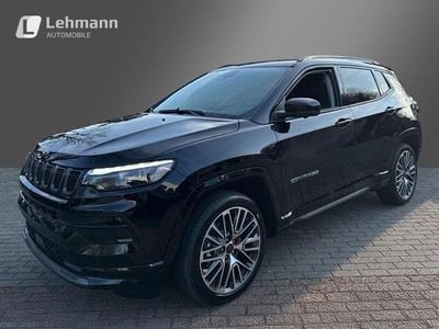 Neu Jeep Compass Summit 131 PS (96 kW) 2025 Schwarz SUV
