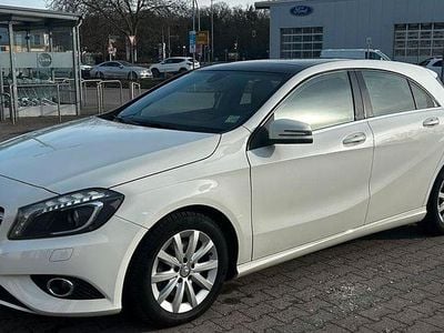 Gebraucht Mercedes A180 122 PS (89 kW) 2013 Weiß Limousine