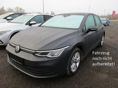 Gebraucht VW Golf Life 116 PS (85 kW) 2023 Grau Limousine