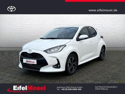 Neu Toyota Yaris Hybrid 116 PS (85 kW) 2026 Weiß Limousine