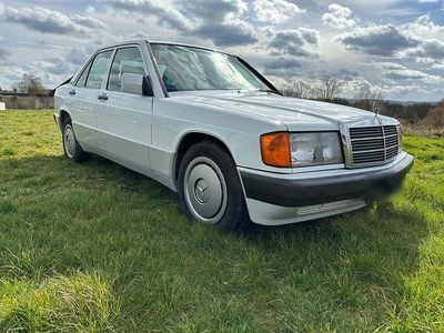 Gebraucht Mercedes E500 160 PS (117 kW) 1991 Weiß Limousine
